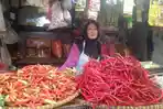 Pedagang-cabai-dan-sayuran-di-Pasar-Majenang-Cilacap-Saat-ini-harga.jpg