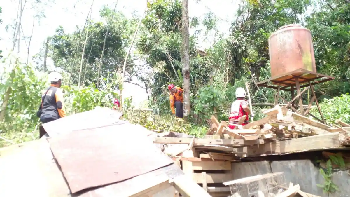 Angin Puting Beliung di Ciamis Mencekam Warga, Gemuruhnya seperti Pesawat Tempur Lewat