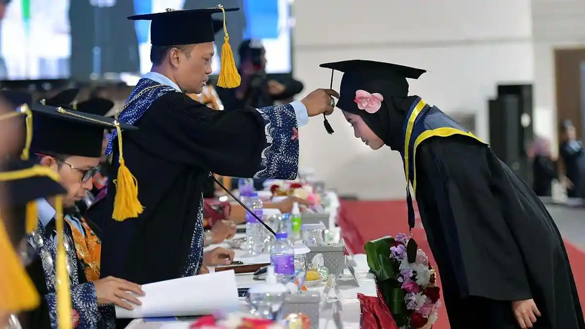 UTM Peringkat 9 Kampus Terbaik Jatim, Rektor Prof Safi': S2 - S3 Tak Perlu Jauh