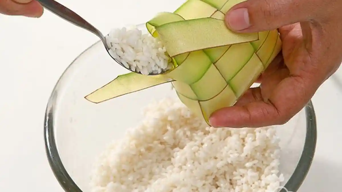 Cara Membuat Ketupat, Hidangan Khas Lebaran Agar Tidak Mudah Basi dan Lembek