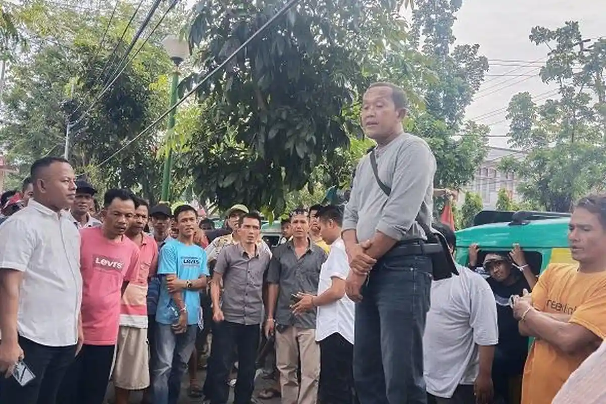 Breaking News: Sopir Angkot Rute Pasar Raya-Kampus Unand Demo Lagi, Minta Trans Padang Didata Ulang