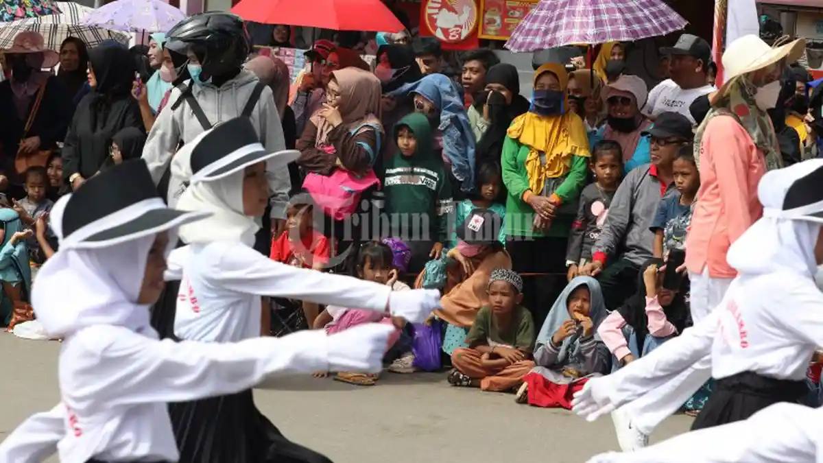 Semarak 17 Agustus Gerak Jalan di Kolaka, Setelah Dua Tahun Terhalang Pandemi - gerak-jalan16.jpg