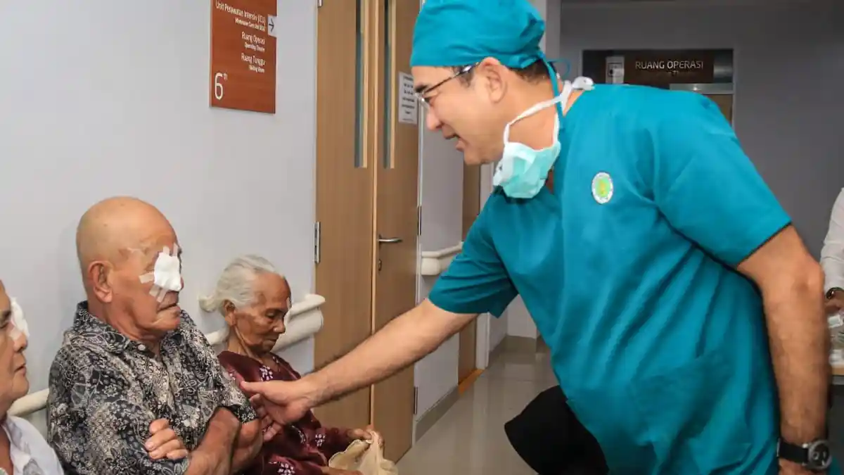 Operasi Katarak Gratis dari Rudianto Tjen Dinilai Sangat Membantu Masyarakat Babel