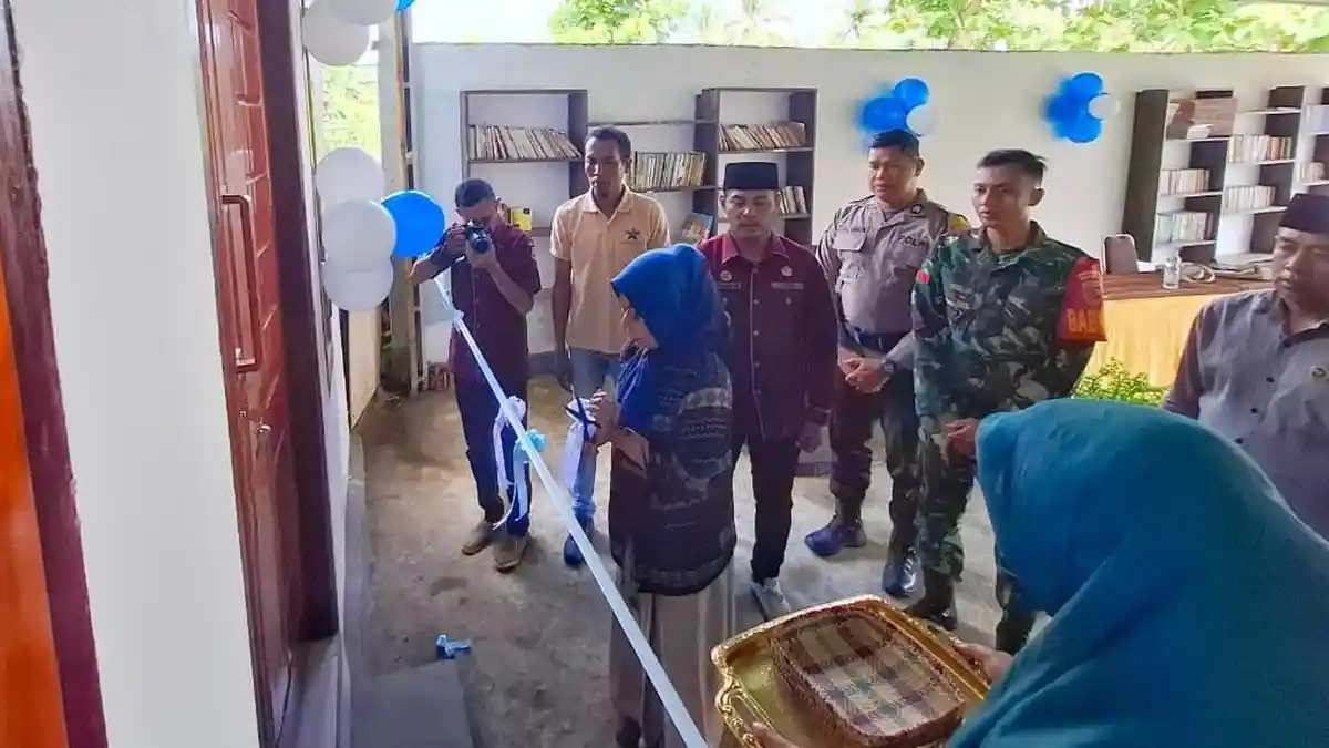 Hidupkan Literasi, Perpustakaan Desa Morodadi Morotai Maluku Utara Diresmikan