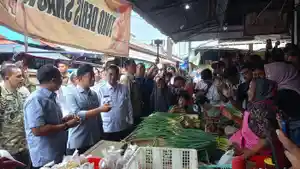 Erwan-setiawan-dampingi-wapres-gibran-di-pasar-cikurubuk-20012026-1.jpg
