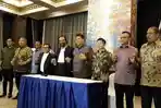 ketua-umum-nasdem-surya-paloh-mengumpulkan.jpg