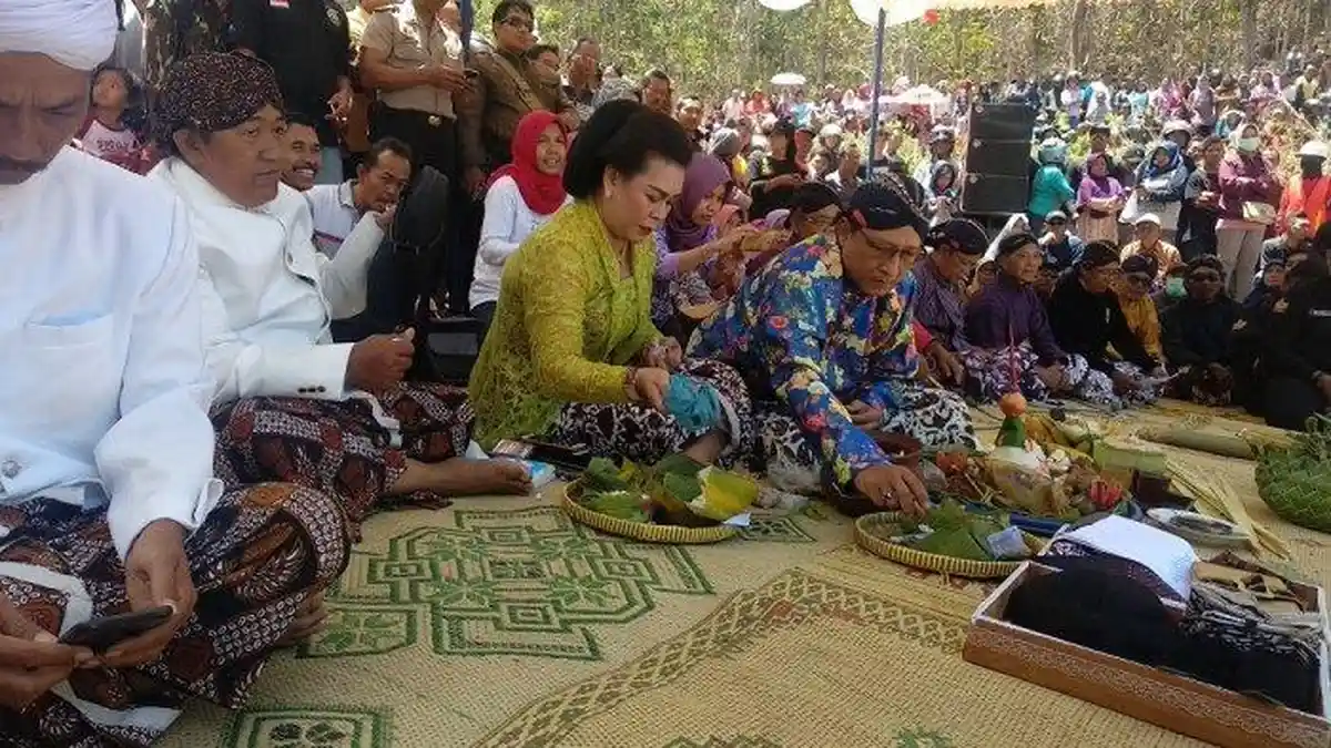 Perlengkapan Upacara Pemindahan Batu Pengantin Gunungkidul, Minta Bantuan Keraton Yogyakarta