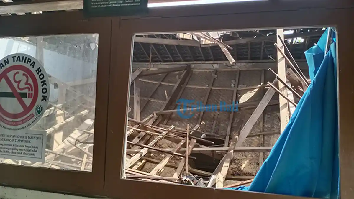 Siswa SDN 3 Bajera Sepakat Di-regrouping, SDN 1 Babahan yang Roboh Sudah Mulai Perbaikan