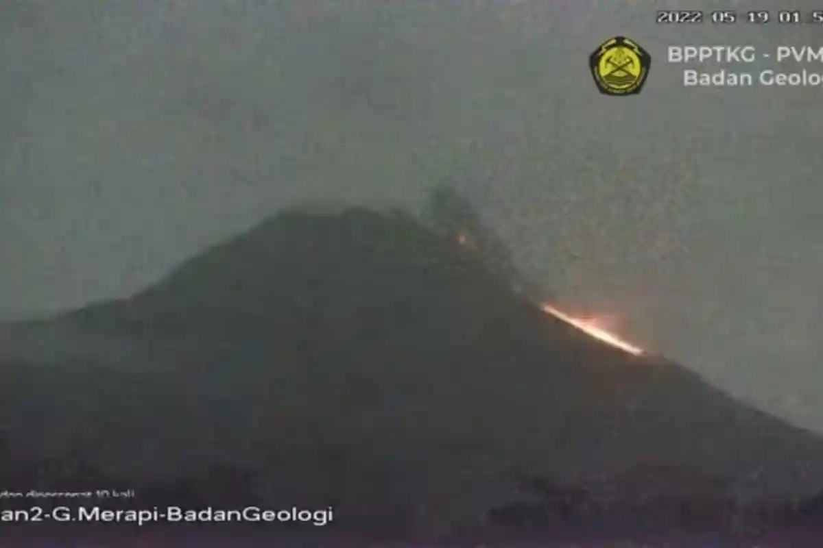 UPDATE Gunung Merapi 22 Mei 2022: Luncurkan 21 Kali Guguran Lava Pijar dari Tengah Malam Hingga Pagi