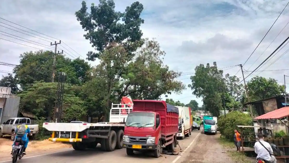 Polda Jambi Laporkan Truk Batubara Patah As ke Dirjen Minerba dan Minta PUPR Perbaiki Jalan Rusak