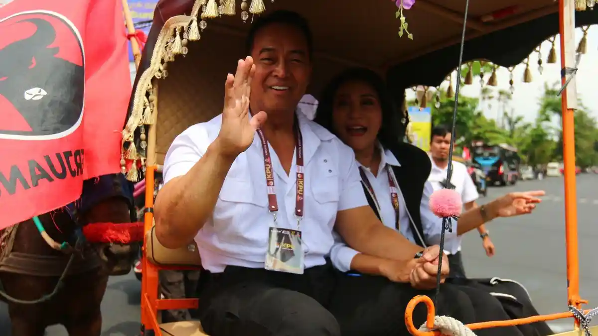 BREAKING NEWS: Naik Delman Istimewa ke KPU, Andika Perkasa-Hendi Daftar Pilkada Jateng 2024