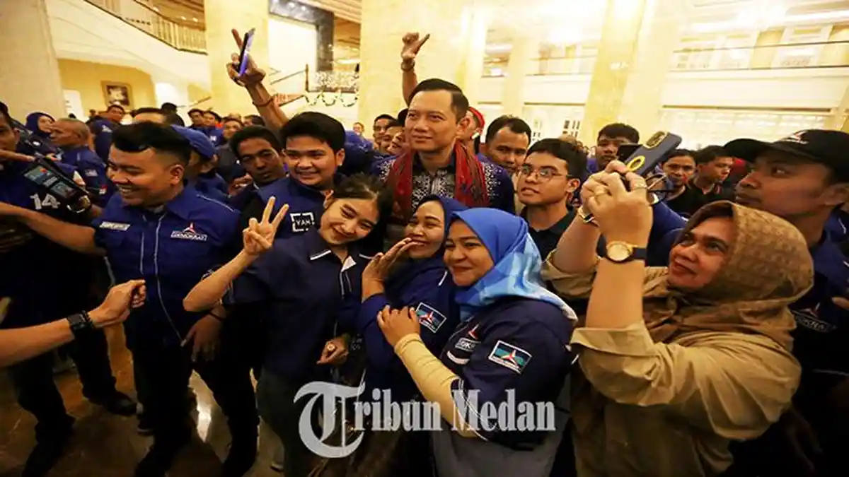 Berita Foto: AHY dan SBY Tiba di Medan, Setelah Peringati 19 Tahun Tsunami Aceh - 26122023_SWAFOTO_ABDAN-SYAKURO-2.jpg
