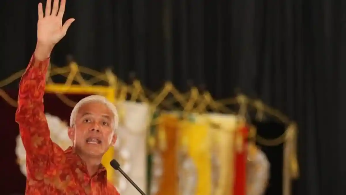 Di Hadapan Calon Wisudawan, Ganjar Pranowo Minta Lulusan UGM Jaga Karakter dan Jatidiri