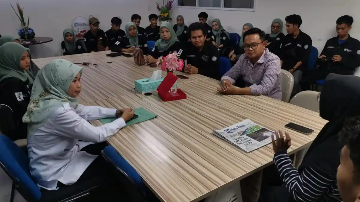 27 Mahasiswa KPI STAIN Majene Belajar Jurnalistik di Redaksi Tribun Timur
