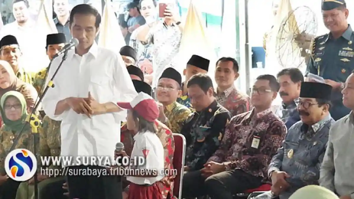 Diberi Sepeda Oleh Jokowi, Siswa SD Ini Pilih Sepeda yang Besar