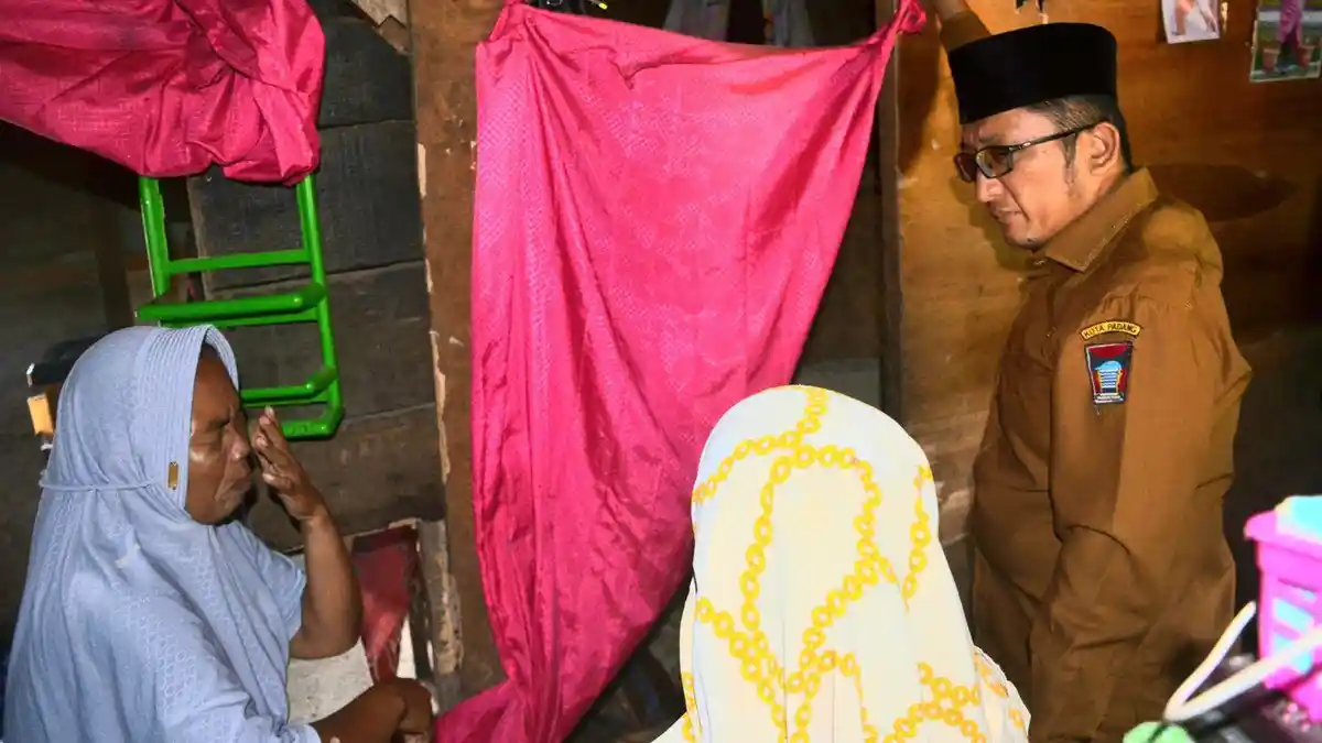 Tinggal 14 Orang di Satu Atap, Keluarga Syaqban Dapat Bantuan Rumah Program SEMATA
