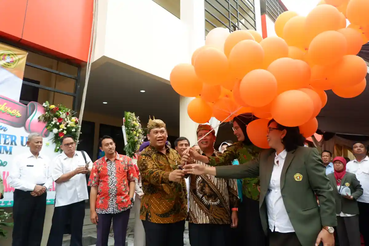 Menristekdikti Resmikan Gedung Baru Ilmu Komputer UPN Jatim di Surabaya