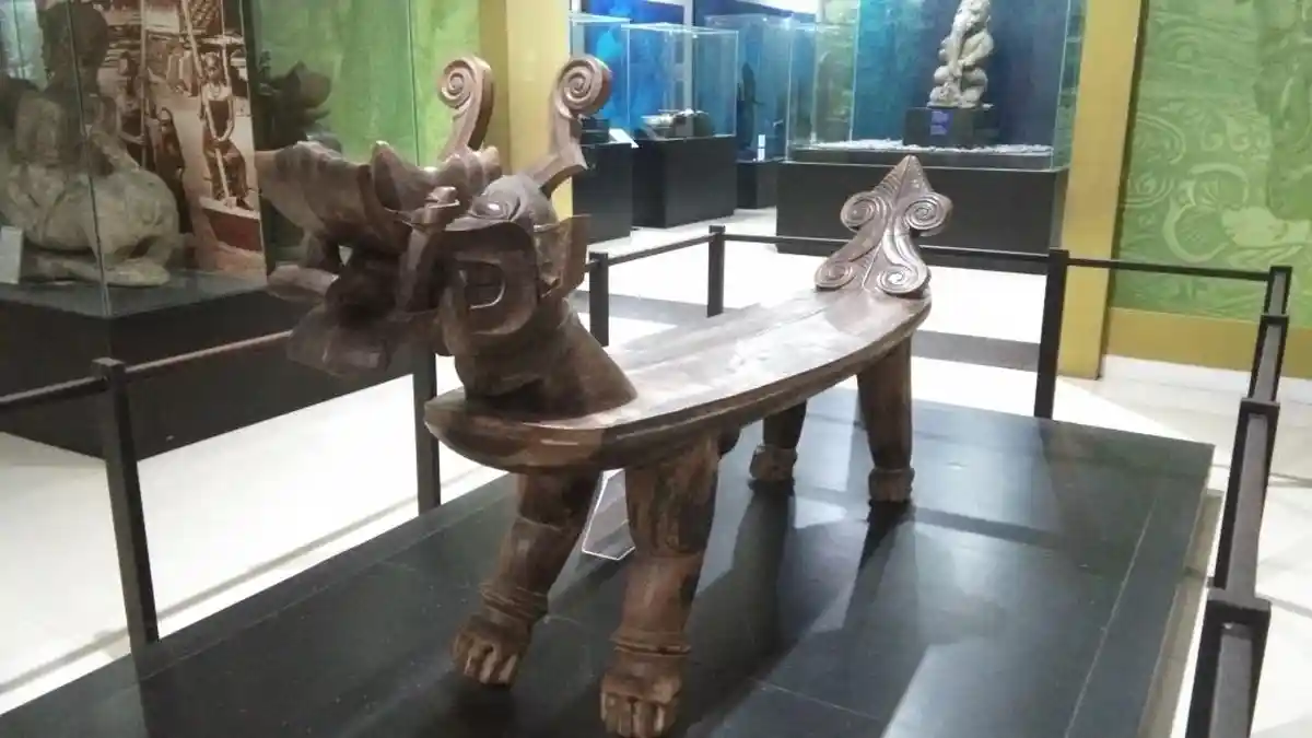 TRI BUN MEDAN WIKI: Uniknya Osa-osa Tempat Duduk Upacara Adat Nias