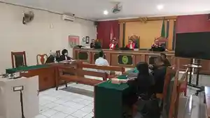 Eks-Kadis-Kominfo-Sleman-Jalani-Sidang-Dakwaan-di-PN-Tipikor-Yogyakarta.jpg