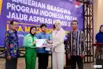 Ribuan Siswa Surabaya dan Sidoarjo Terima Beasiswa PIP, Lita Mahfud: Jangan Buat Top Up Game