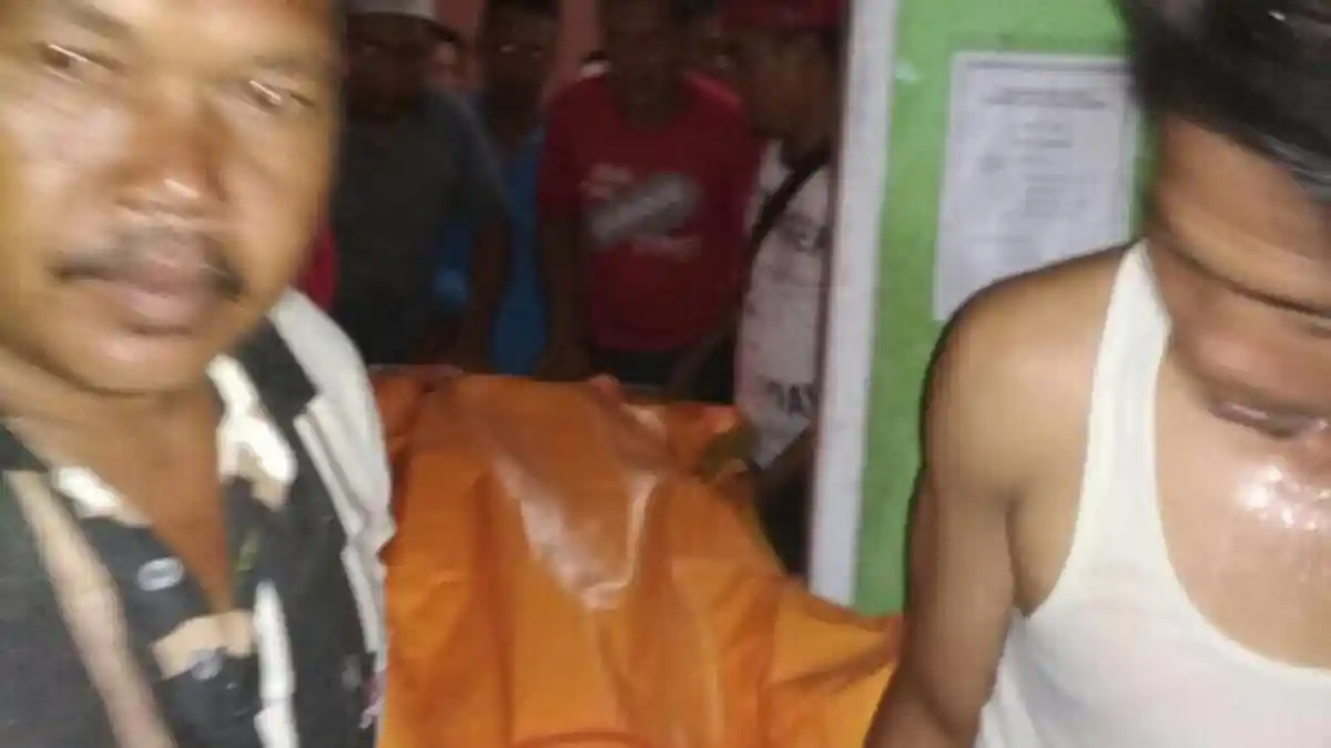 Ada Linggis dan Gagang Cangkul di Kamar 'Kuburan' Nenek Tiamah