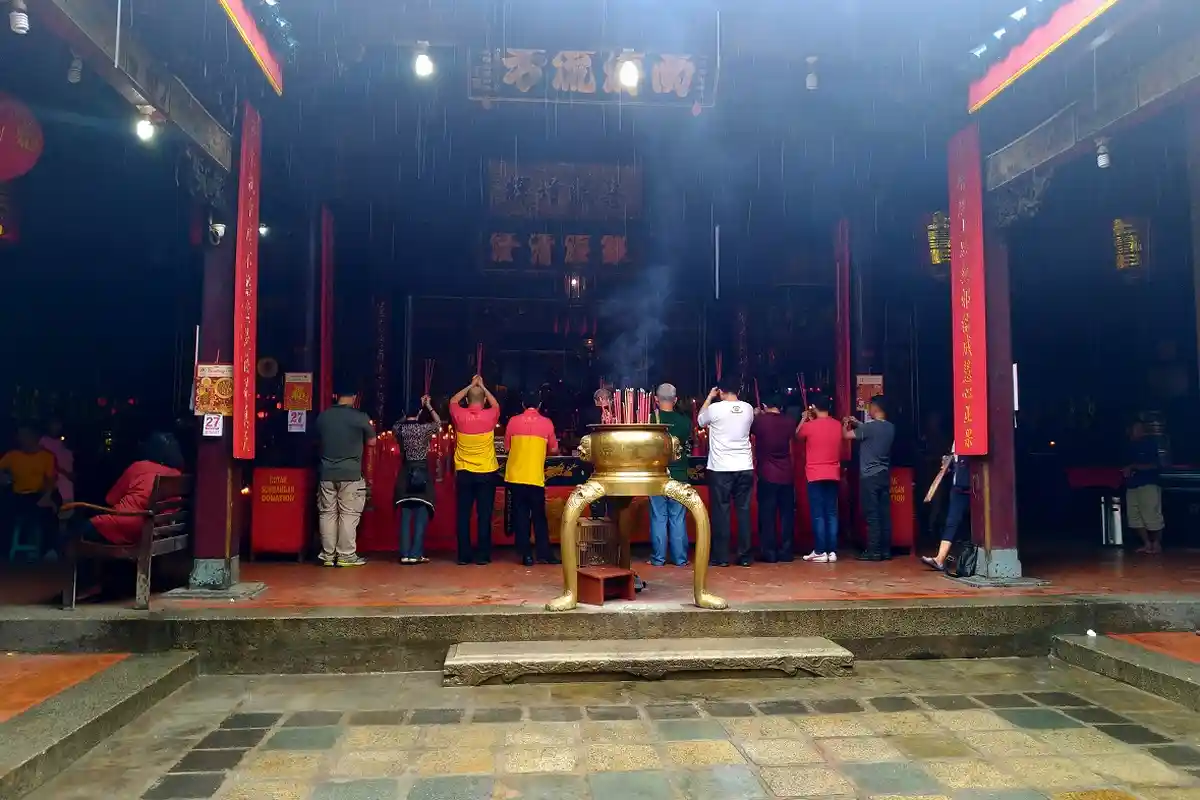 Budaya Ketuk Pintu Jelang Imlek di Pecinan Semarang