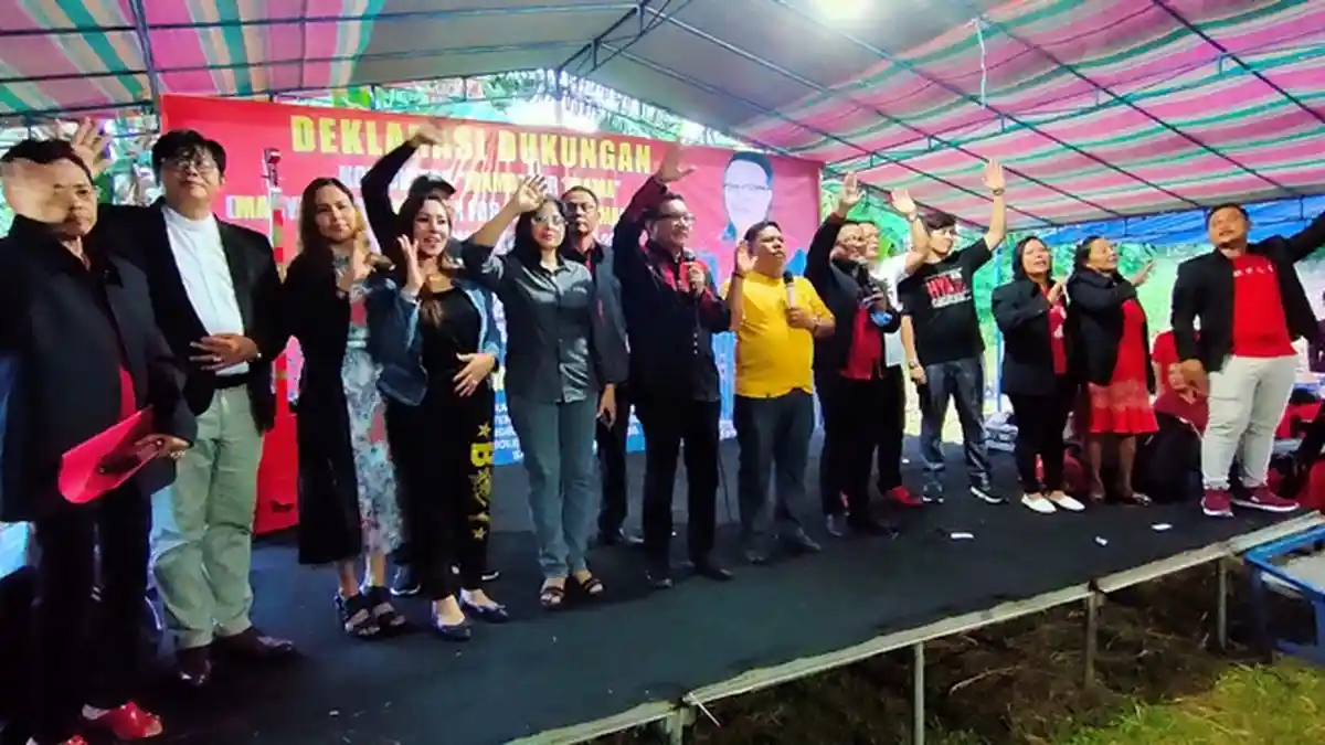 Deklarasi MaMa for MaMa, Maurits Mantiri Lantunkan Tembang Bahasa Sangihe
