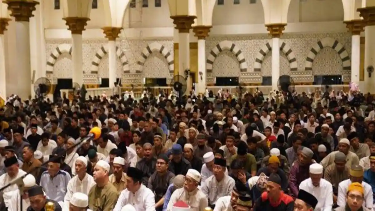 Bacaan Shalat Tarawih Lengkap: Niat, Setelah Shalat hingga Doa,  Bahasa Arab Latin dan Artinya
