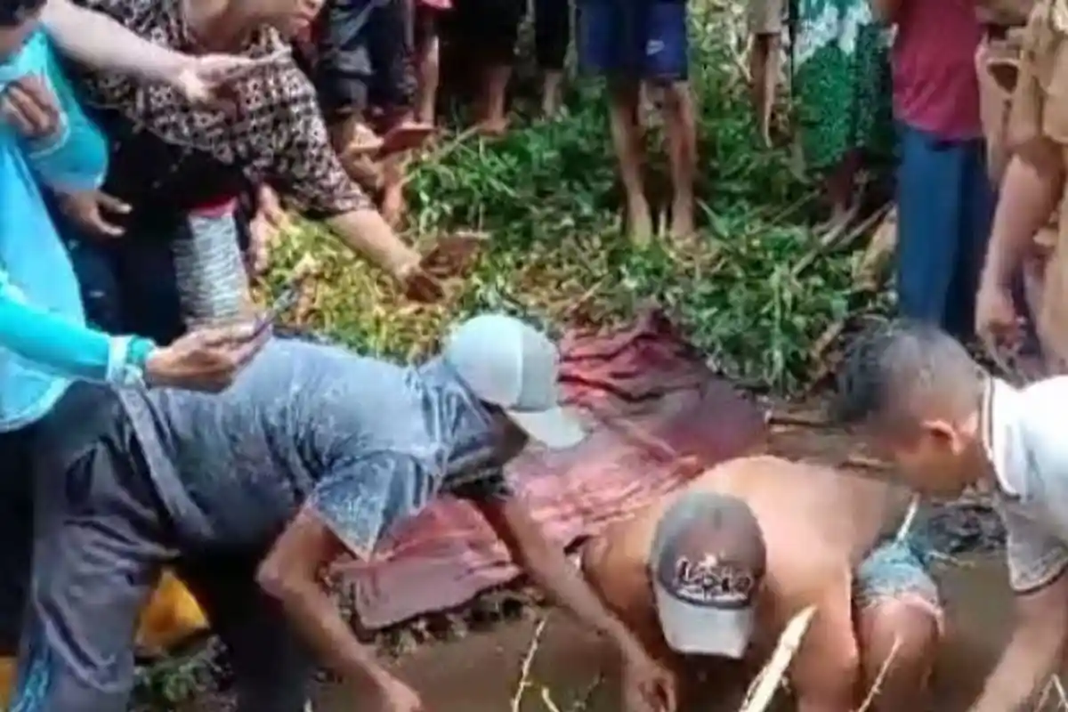 Penemuan Jenazah Bayi di Aliran Sungai Gegerkan Warga di Bondowoso, Tali Pusar Masih Menempel 