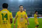 Pedro-Matos-dalam-satu-pertandingan-Persebaya-Surabaya-di-GBT.jpg