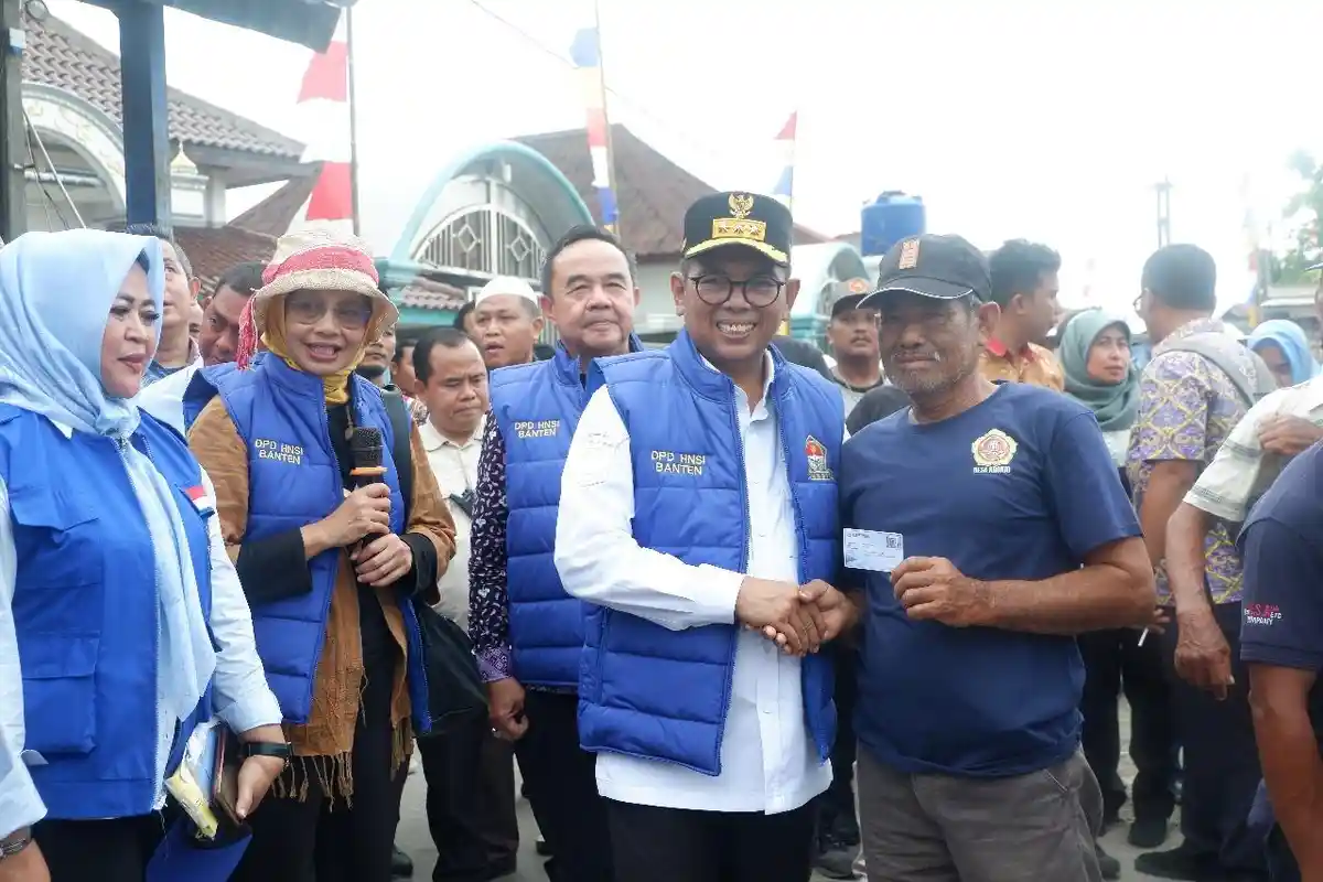 Sekda Kabupaten Tangerang Dampingi Gubernur Banten Andra Soni Dialog dengan Nelayan Kronjo