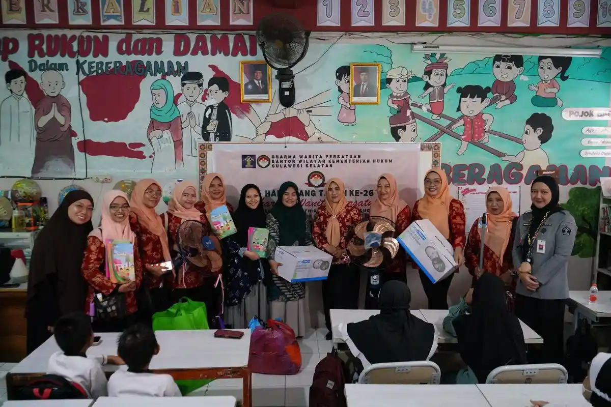 Rayakan HUT ke-26, DWP Kemenkum Sulsel Gelar Bakti Sosial di SD Hartaco Indah