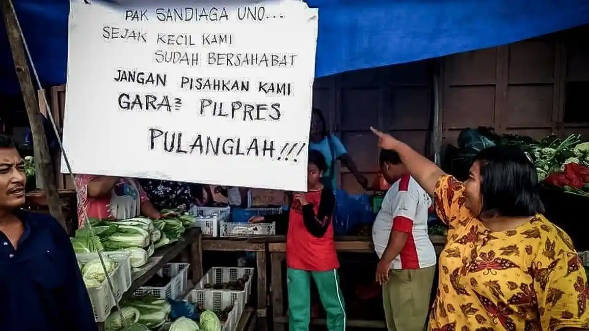 Jubir Prabowo-Sandi: Tudingan Sandi Sandiwara Ditolak di Pasar Aneh bin Ajaib