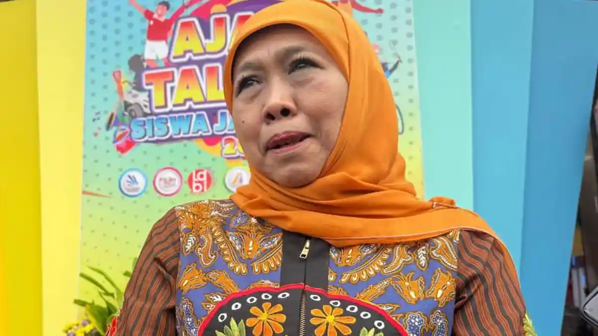 Kasus Penahanan Ijazah di Surabaya, Khofifah Tegaskan Penerbitan Ulang dan Kumpulkan Pekerja
