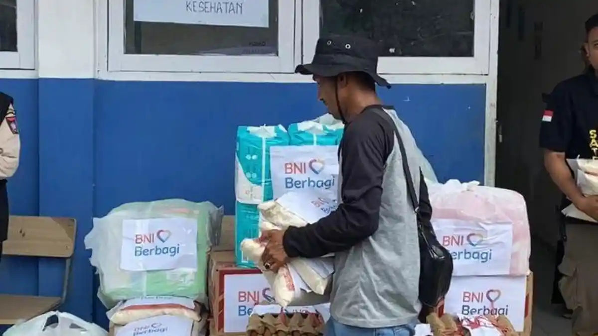 BNI Salurkan Bantuan Darurat bagi Korban Bencana di Padang dan Sibolga