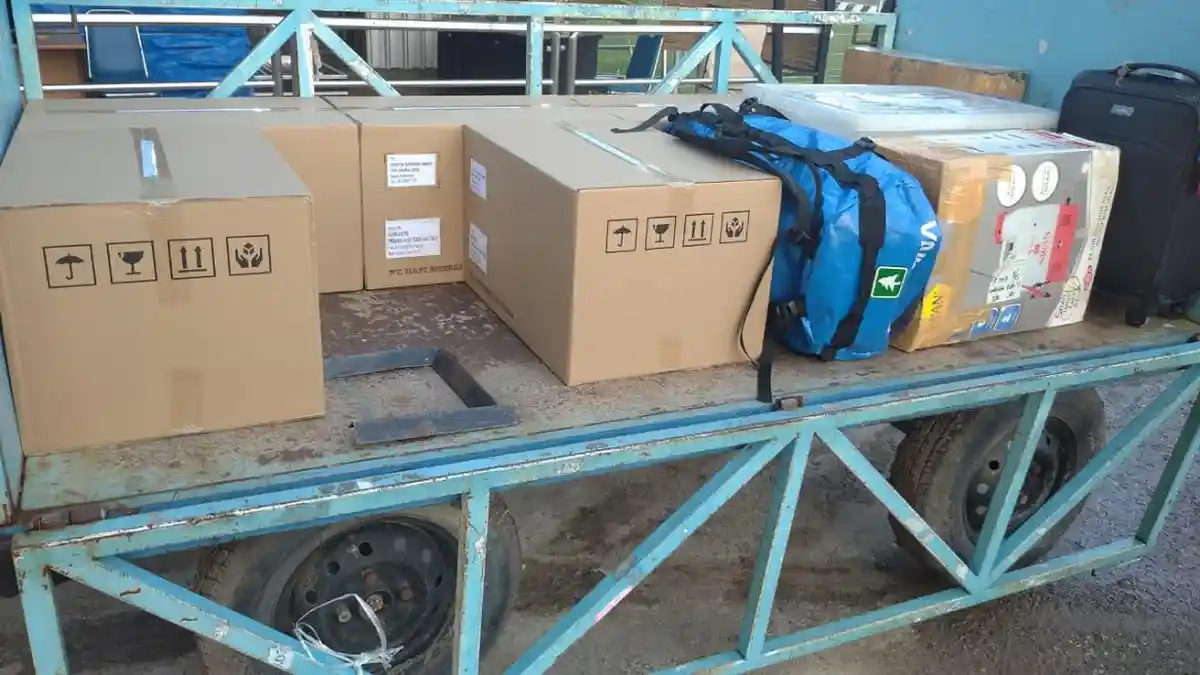 BNPB Bantu 333 Unit Lampu Air Garam kepada Korban Banjir di Sumba Timur