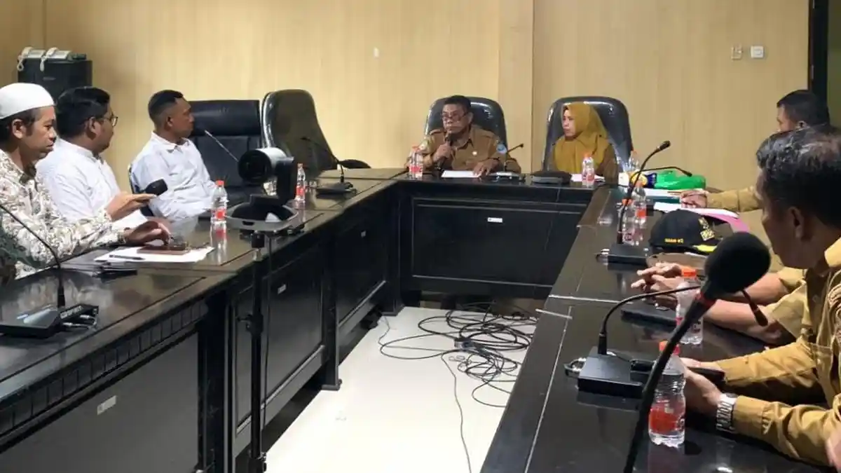 Pemkab Halmahera Selatan Hadirkan 3 Agen dalam Rapat Terkait Kelangkaan Minyak Tanah