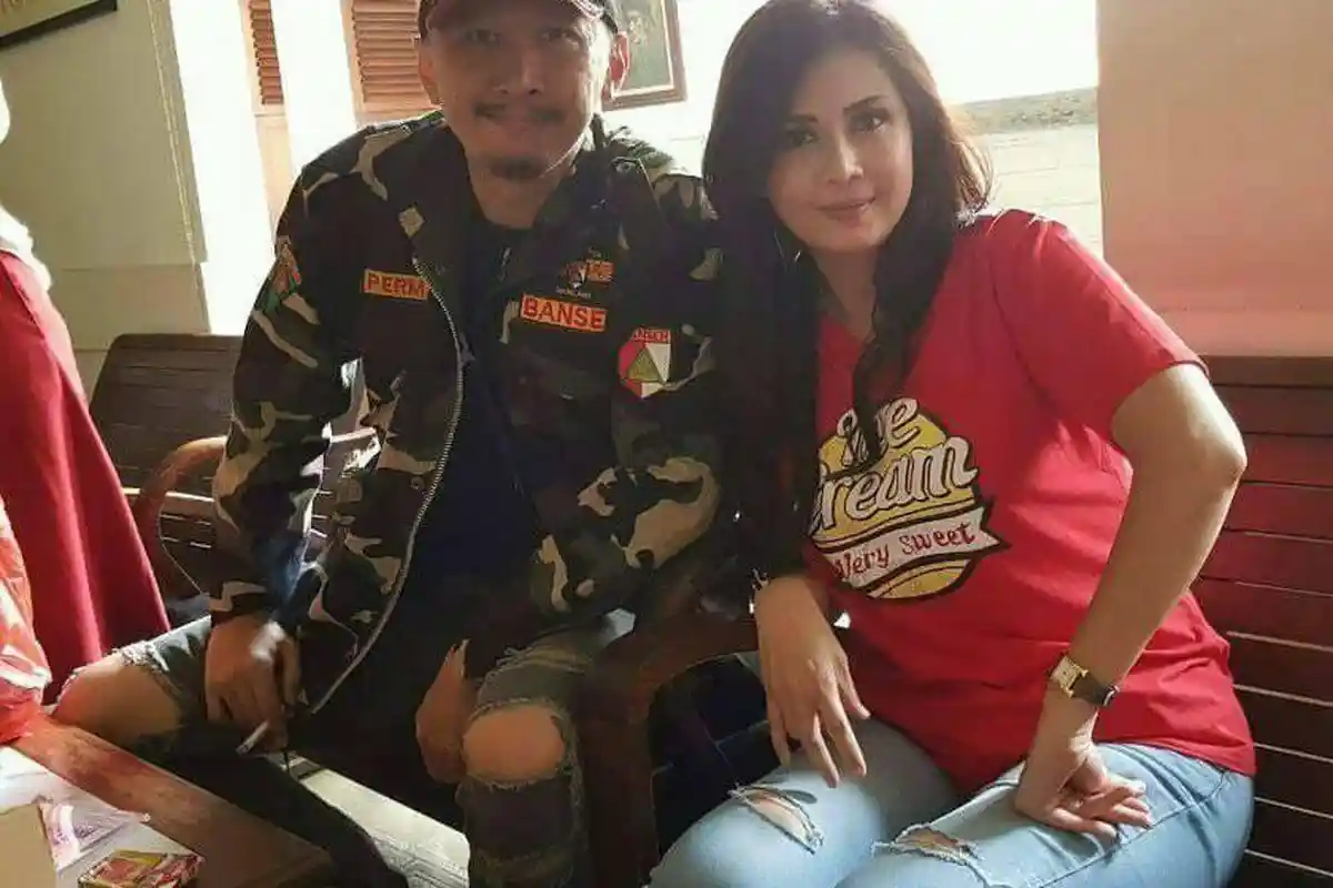 Abu Janda Sering Pakai Baju Banser, Benarkah Kader NU dan Anak Buah Gus Yaqut? Nusron Wahid Bantah