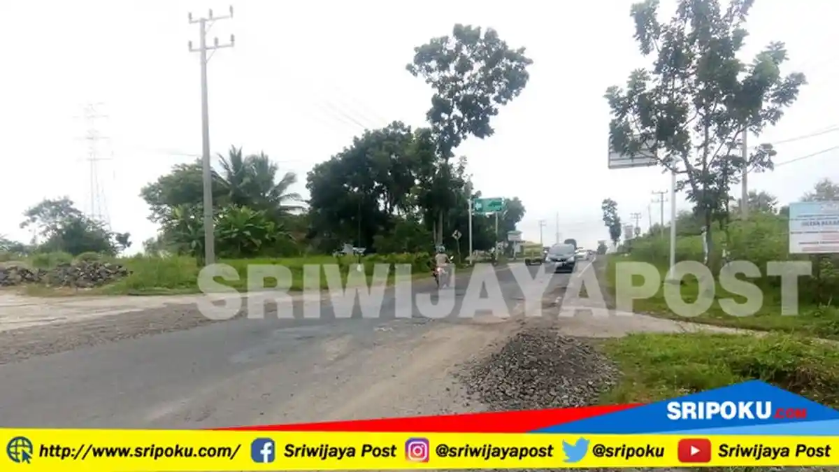 Hati-hati Melintas di Jalinteng OKU Timur, Jalannya Mengalami Kerusakan Parah