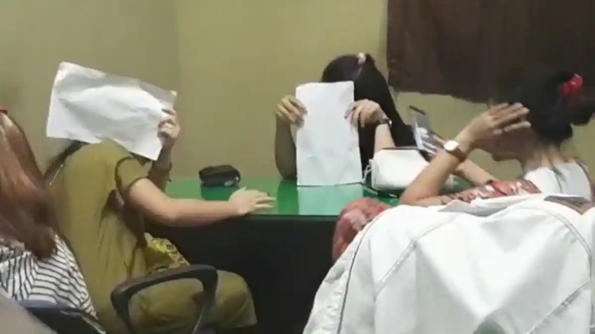 Razia, Sedang Asyik Pandu Lagu, 5 Wanita Terciduk