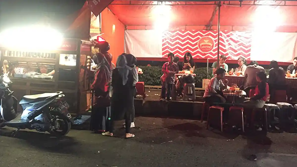 Mencicip Bakso Aci Ganteng, Rasanya Unik dan Nikmat