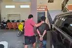 Pura-pura Coba Motor, Pelaku Penggelapan di Sampang Tinggalkan Tas Berisi Uang Mainan