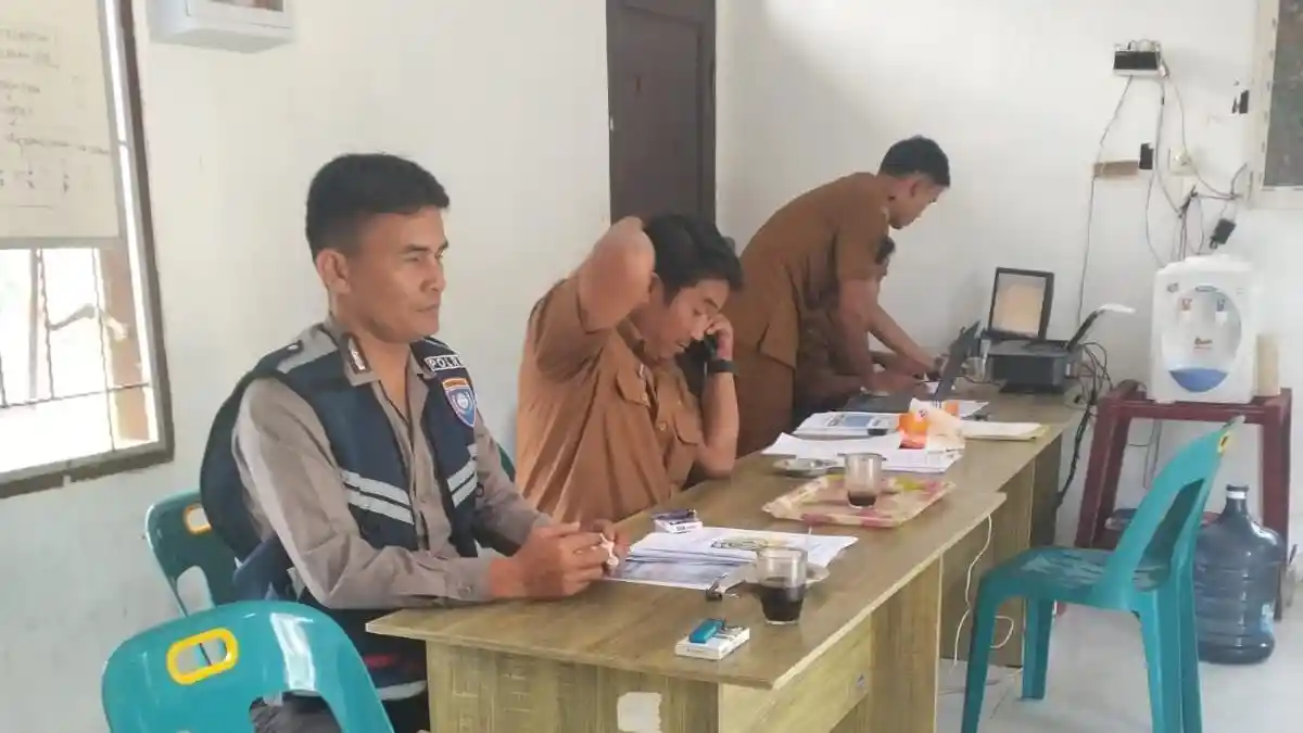 Jelang Pemilu, Aiptu Wilson Bhabinkamtibmas Dopar Gelar Sambang dan Ajak Masyarakat Jaga Kamtibmas