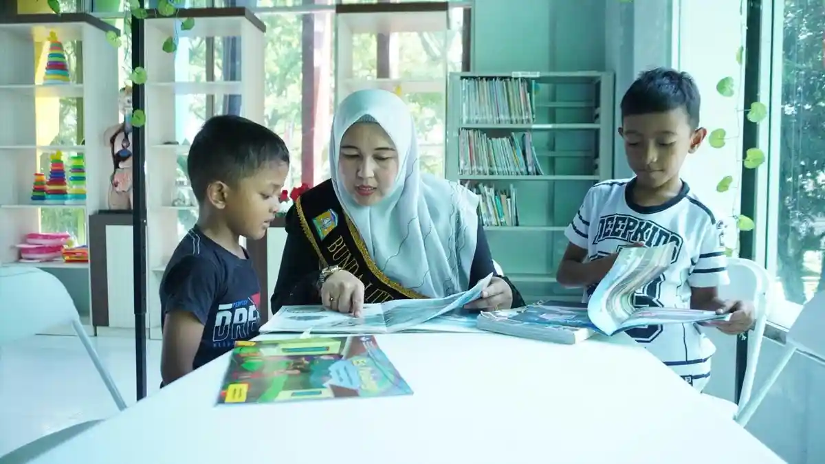 Bunda Literasi Aceh Besar Ajak Anak Gemar Membaca Sejak Dini
