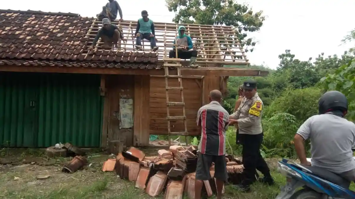 Sambatan, Budaya Gotong Royong Dirikan Rumah Warga di Pedesaan Blora