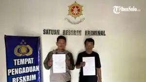 2-pelaku-juru-parkir-jukir-liar-yang-melakukan-pungutan-tak-sesuai-aturan-di-kawasan-GOR-Sritex.jpg