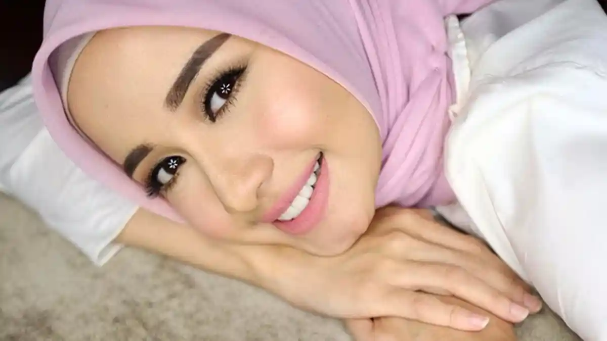 Laudya Cynthia Bella Tidur di Lokasi Syuting, Netizen: Bobok Aja Cakep Banget!