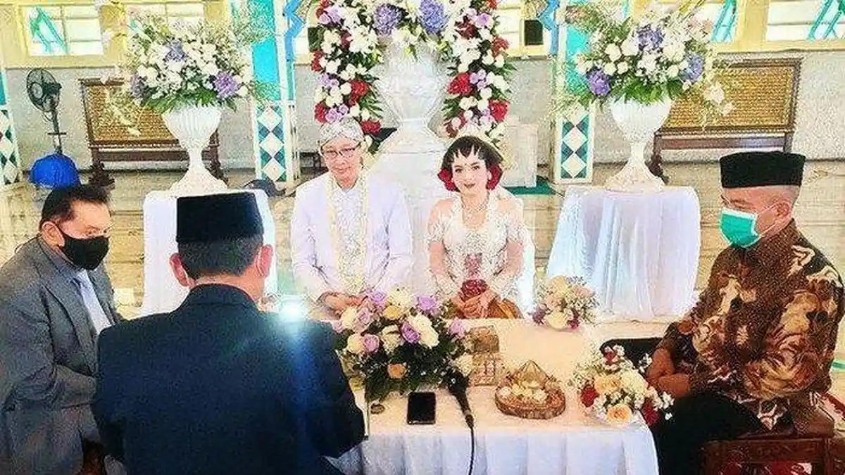 AM Hendropriyono Jadi Saksi Pernikahan Abu Janda, Ini Sosok Sang Istri, Bule Cantik Permain Sinetron