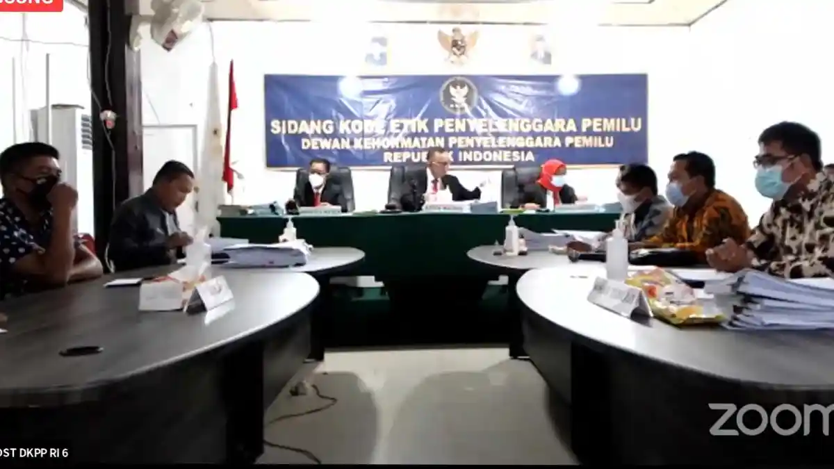 KPU-Bawaslu Ketapang Hadiri Sidang DKPP di Pontianak