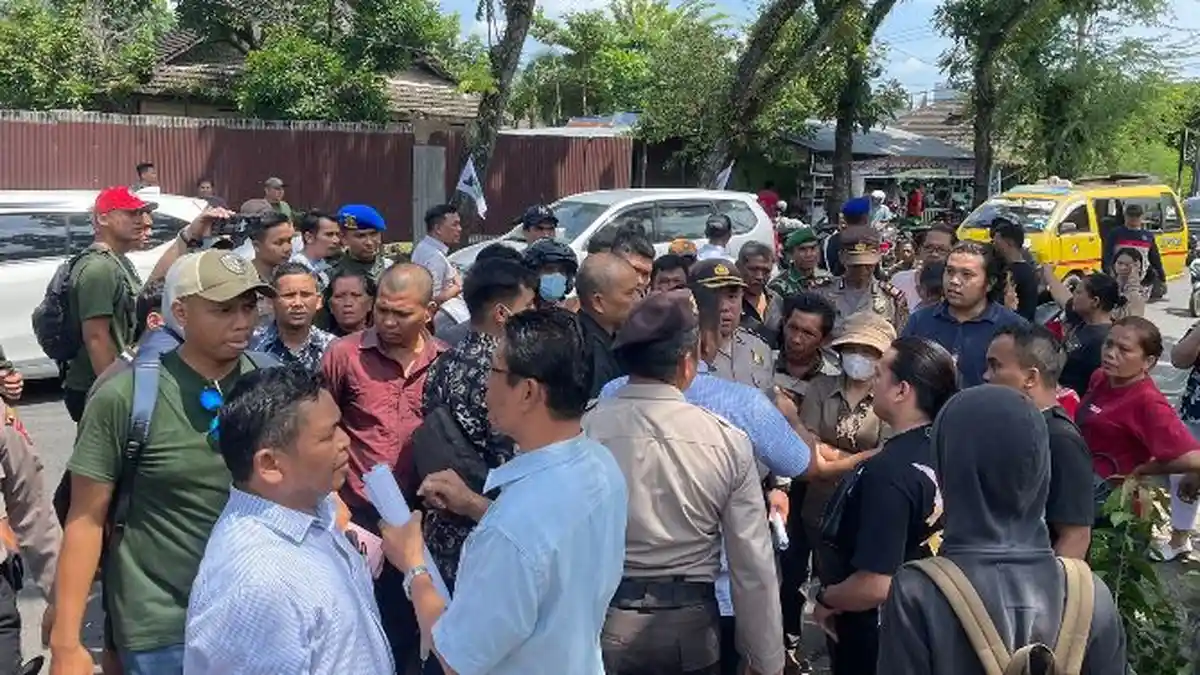 Eksekusi Rumah Ricuh, Warga Protes Dibayar Rp 1,5 Juta: Kandang Anjing Saja Tidak Cukup